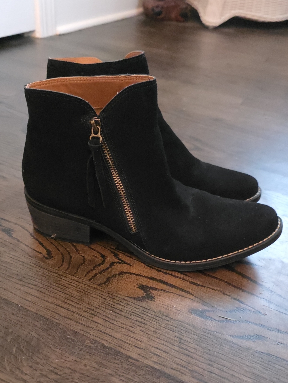 White Mountain Black Suede Side Zip Ankle Booties Size 10